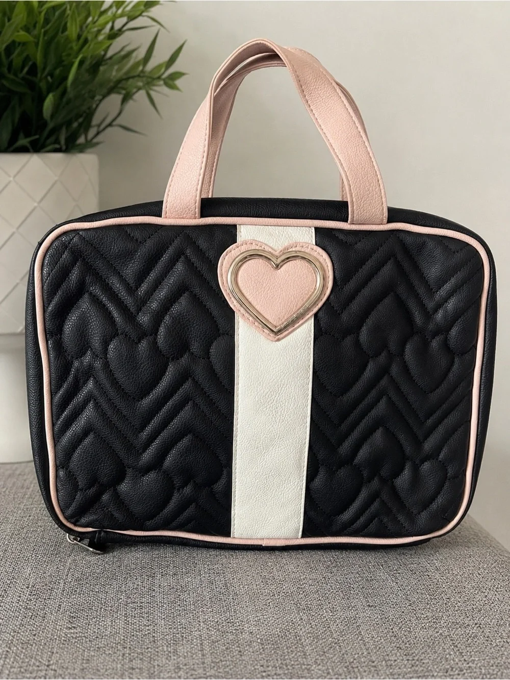Betsey Johnson Black Quilted Heart Cosmetic Travel Organizer Case